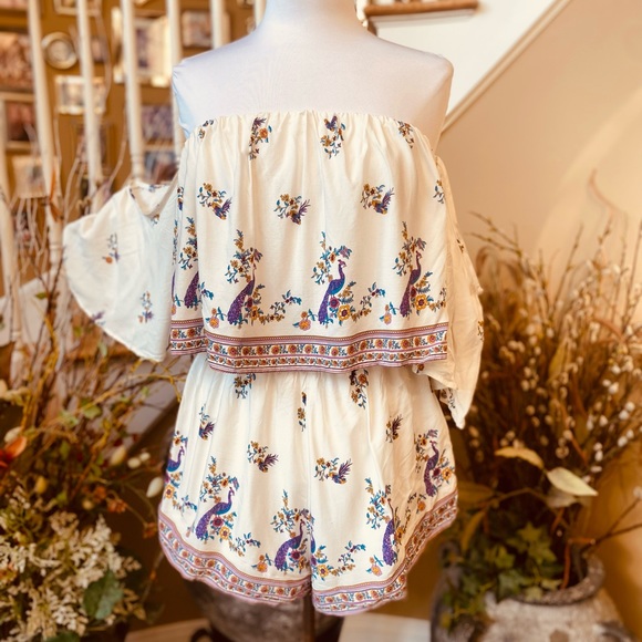 Forever 21 Peacock Print Flounce Romper White Size L - Picture 4 of 8